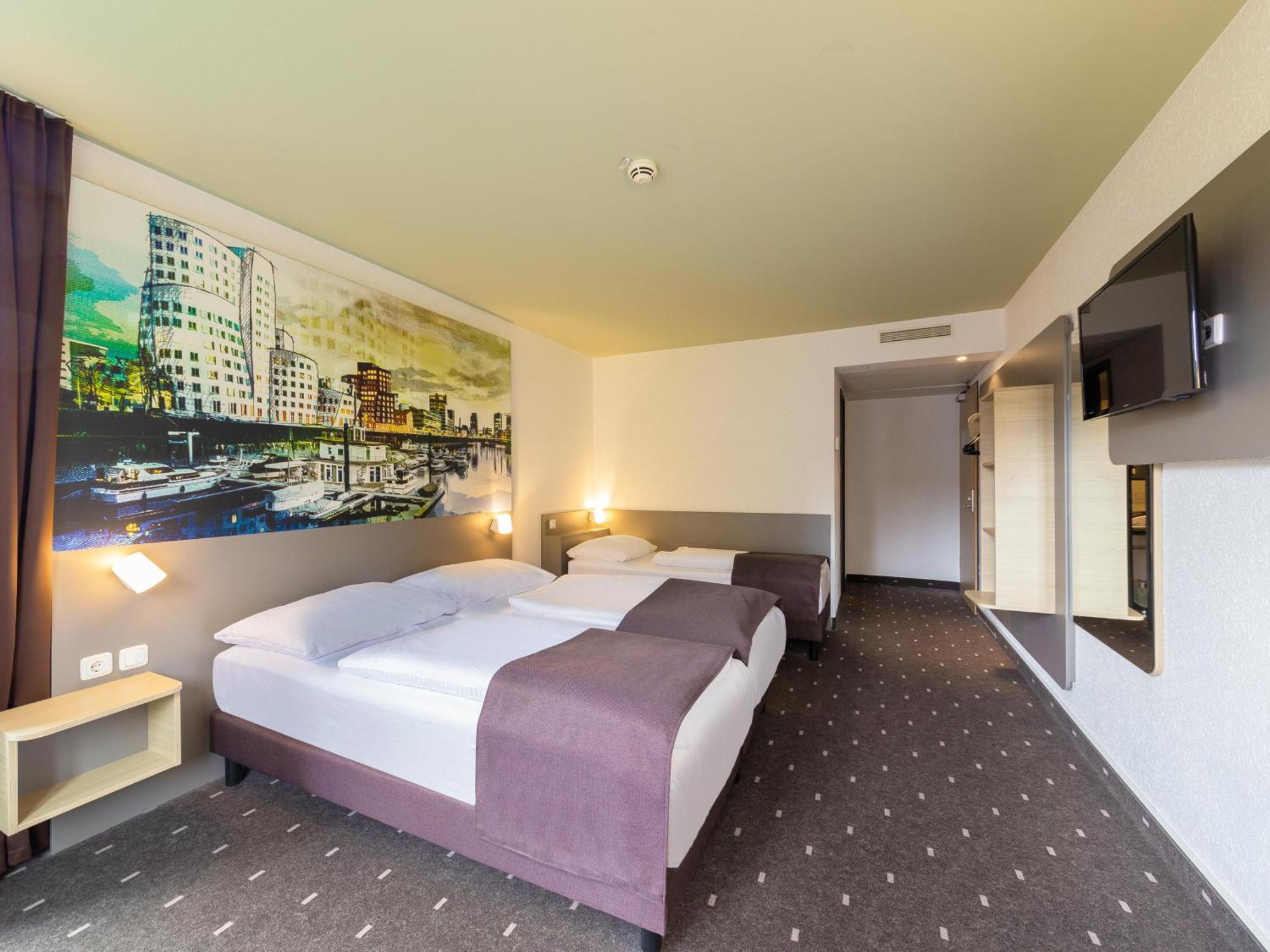 B&B Hotel Düsseldorf City-Süd Exterior foto