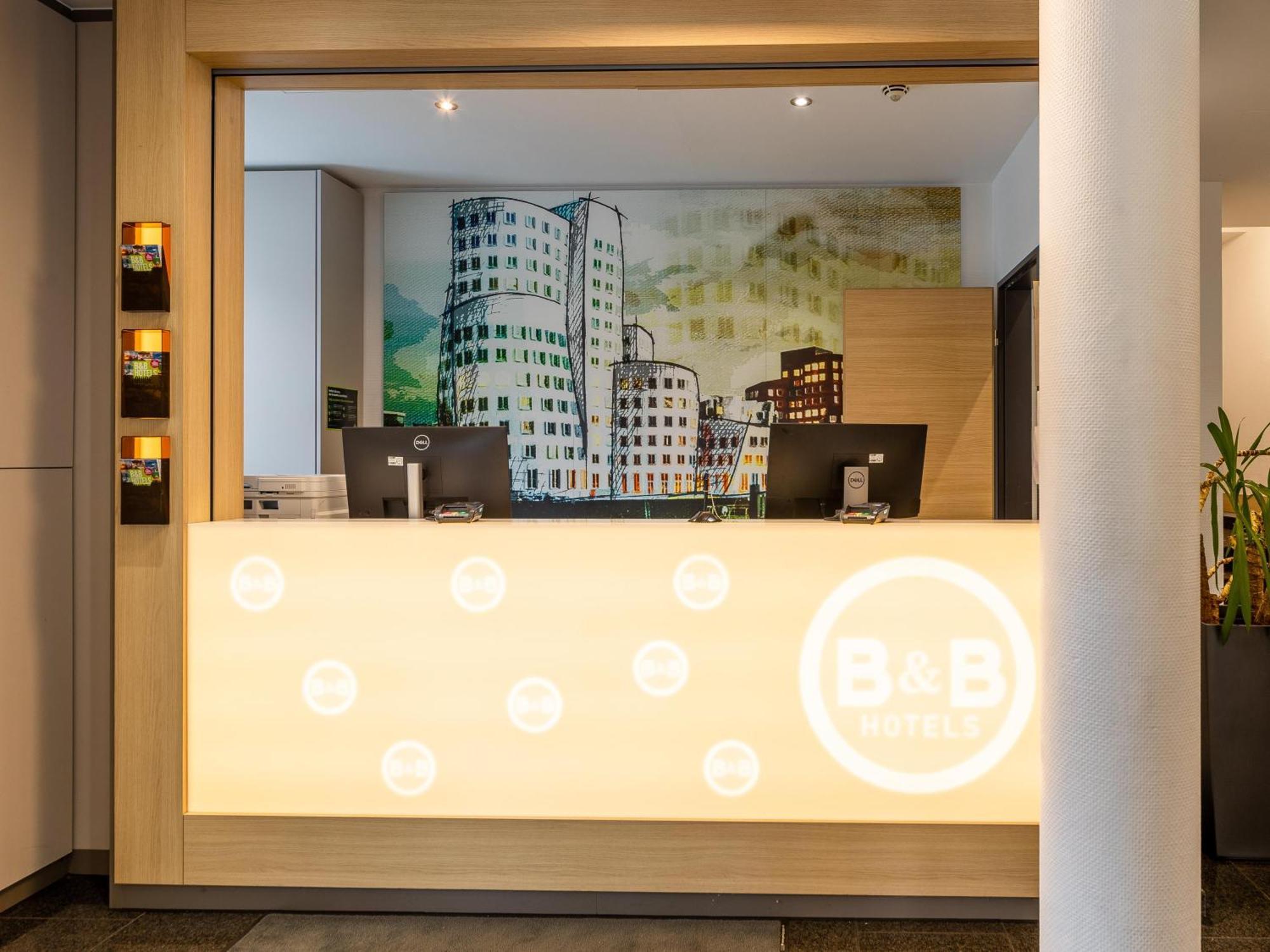 B&B Hotel Düsseldorf City-Süd Exterior foto