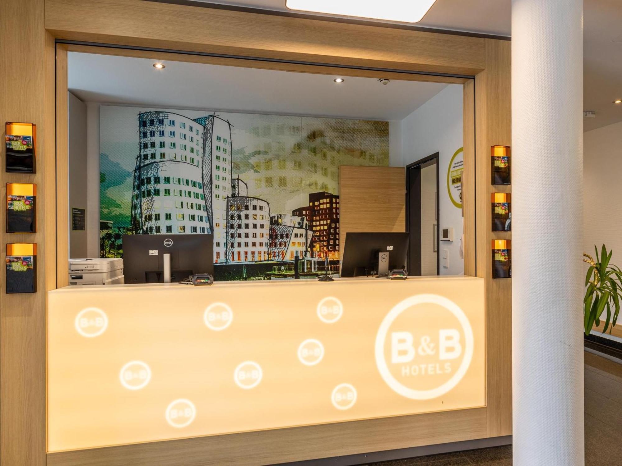 B&B Hotel Düsseldorf City-Süd Exterior foto